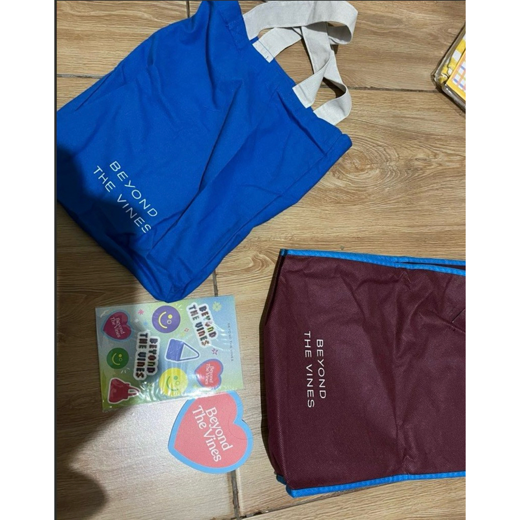 

BEYOND THE VINES CANVAS BAG + GOODIE BAG + BTV CARD + STICKER BTV ORY