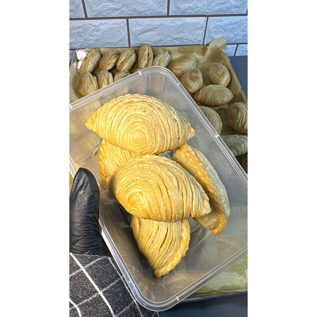 

Karipap Frozen Isi 5 Khas Singapore Renyah Isi Kentang Ayam Kari
