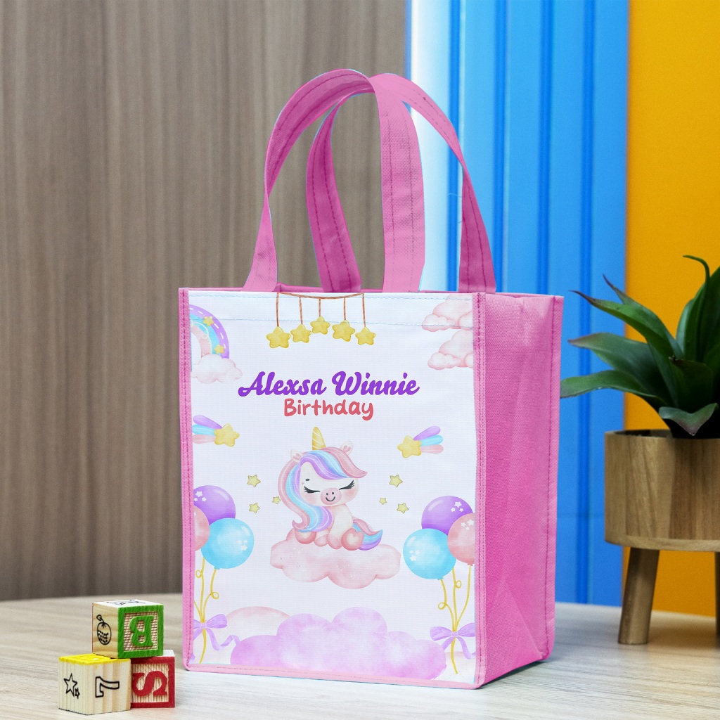 

Muat Kotak Ayam Ukuran Potrait, Tas Ulang Tahun Motif Unicorn Proses Cepat 2 Hari Jadi