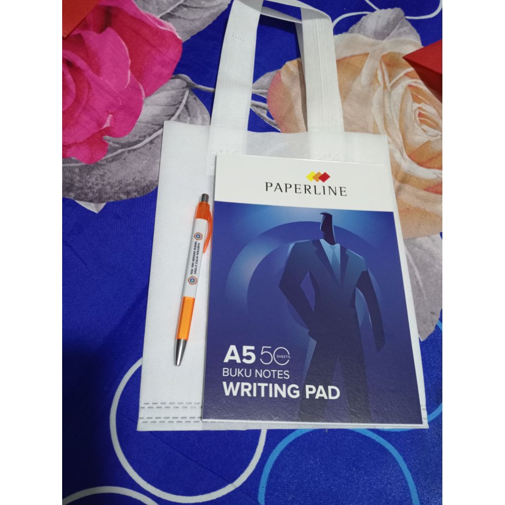 

PAKET SEMINAR PEN CUSTOM NOTE 50 LEMBAR DAN TAS KAIN REQUEST