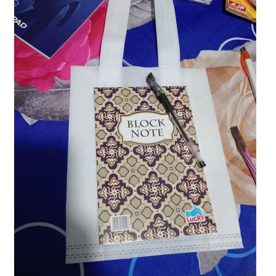 

PAKET SEMINAR PEN CUSTOM NOTE 15-18 LEMBAR DAN TAS KAIN NONCUSTOM TANPA REQUEST