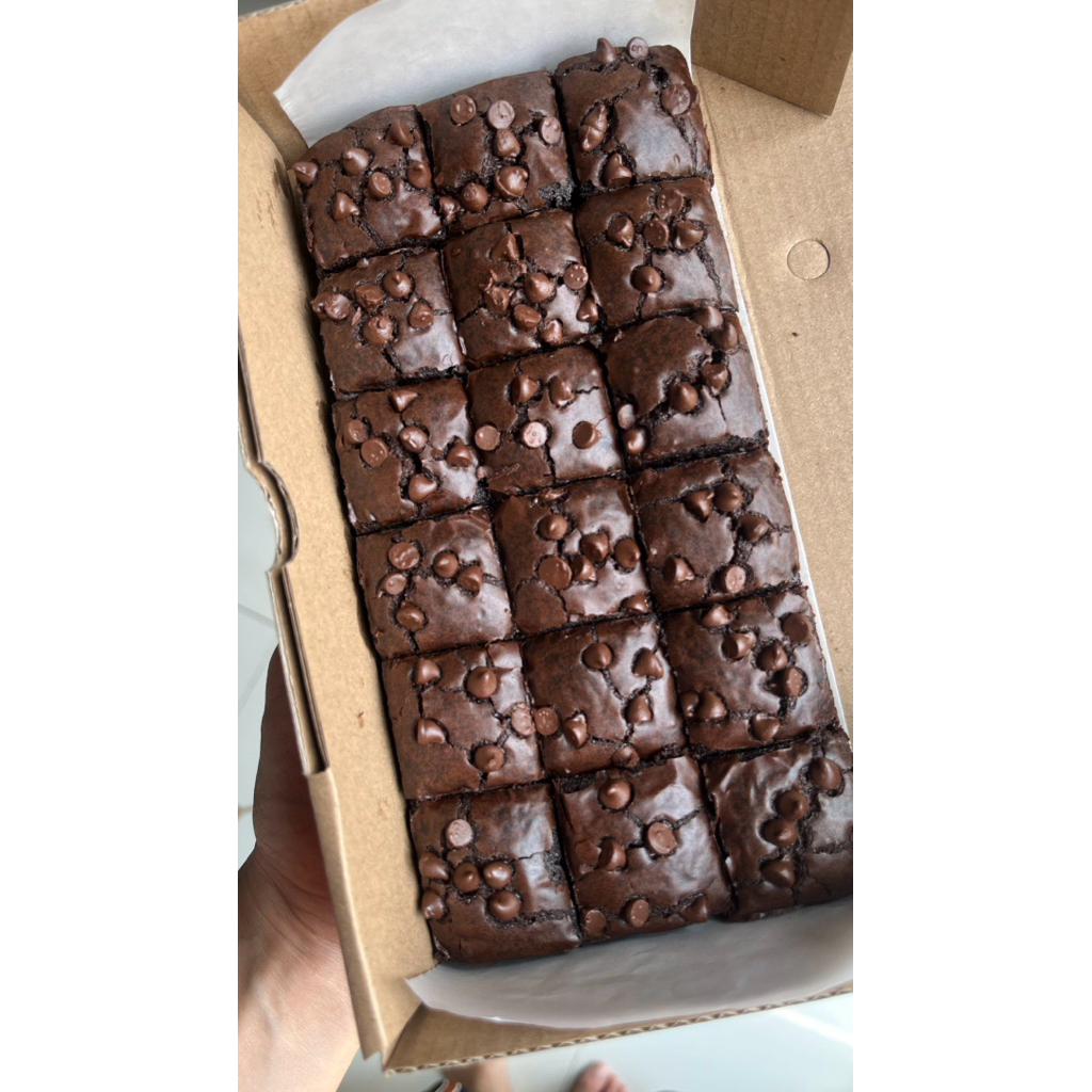 

FUDGY BROWNIES VAKUM KIRIM LUAR KOTA