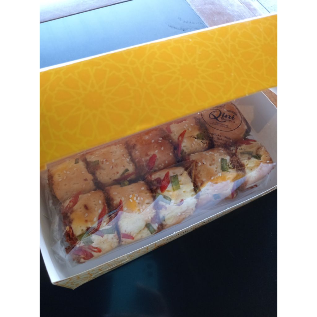 

Abon Roll Qini Bakery Roti Gulung isi Abon