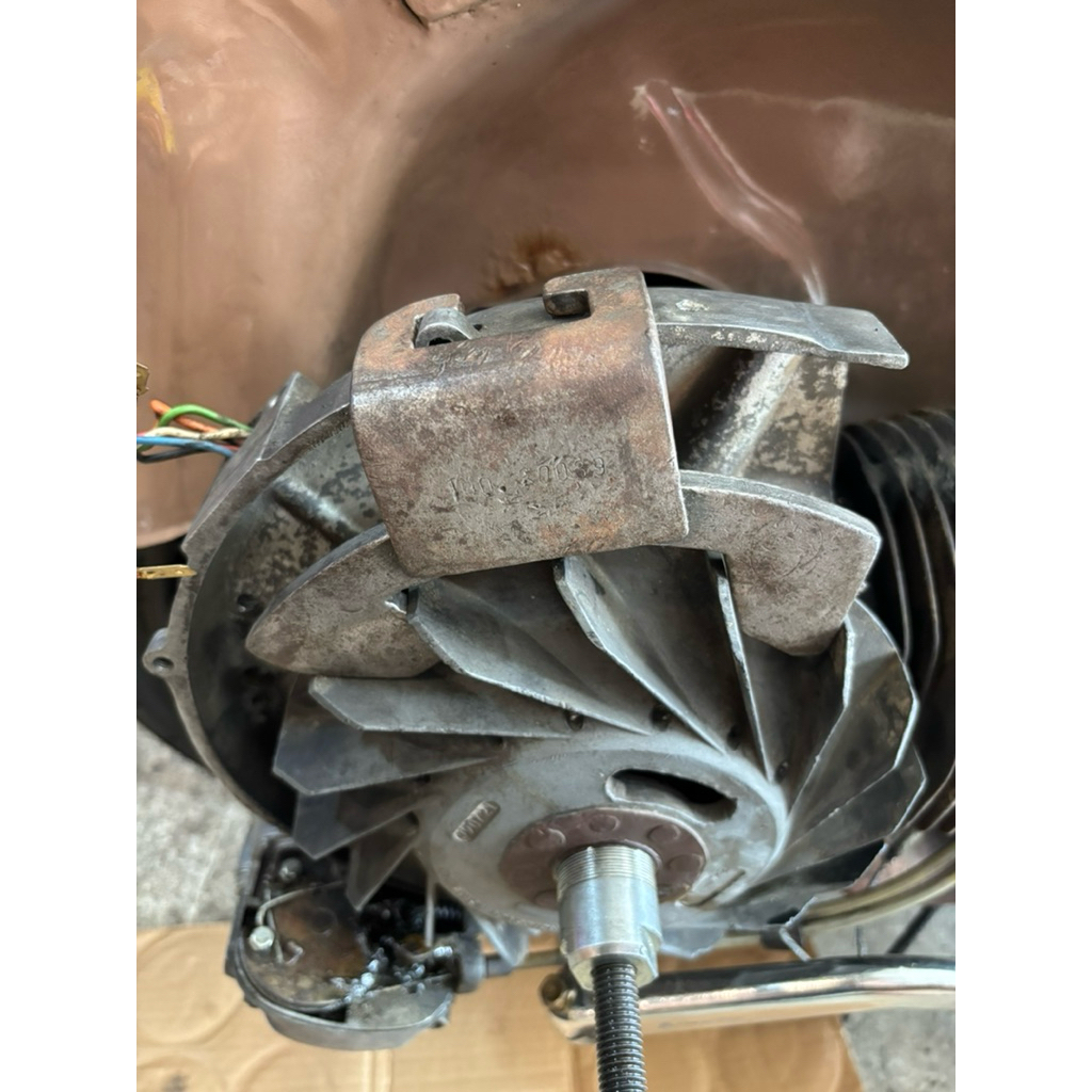 tracker penahan kipas magnet vespa