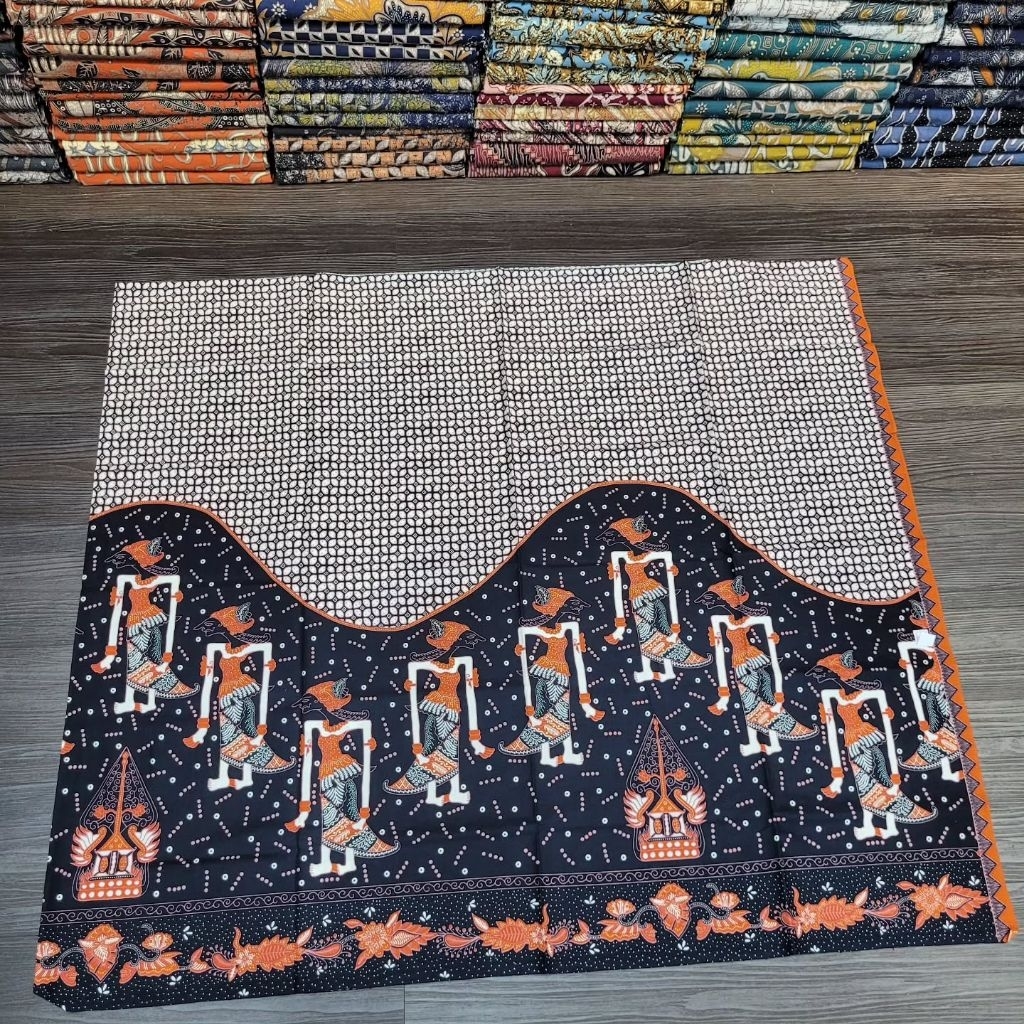 Kain Batik Primisima Motif Wayang dan Gunungan