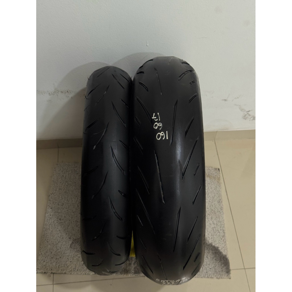 BUNDLING BAN BATTLAX HYPERSPORT S22 BELAKANG (160/60/17) + S21 (120/60/17)