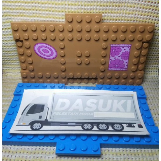 Lego Part 18922 Brick, Modified 8 x 16 x 2/3 with 1 x 4 Indentations and 1 x 4 Plate H0034d