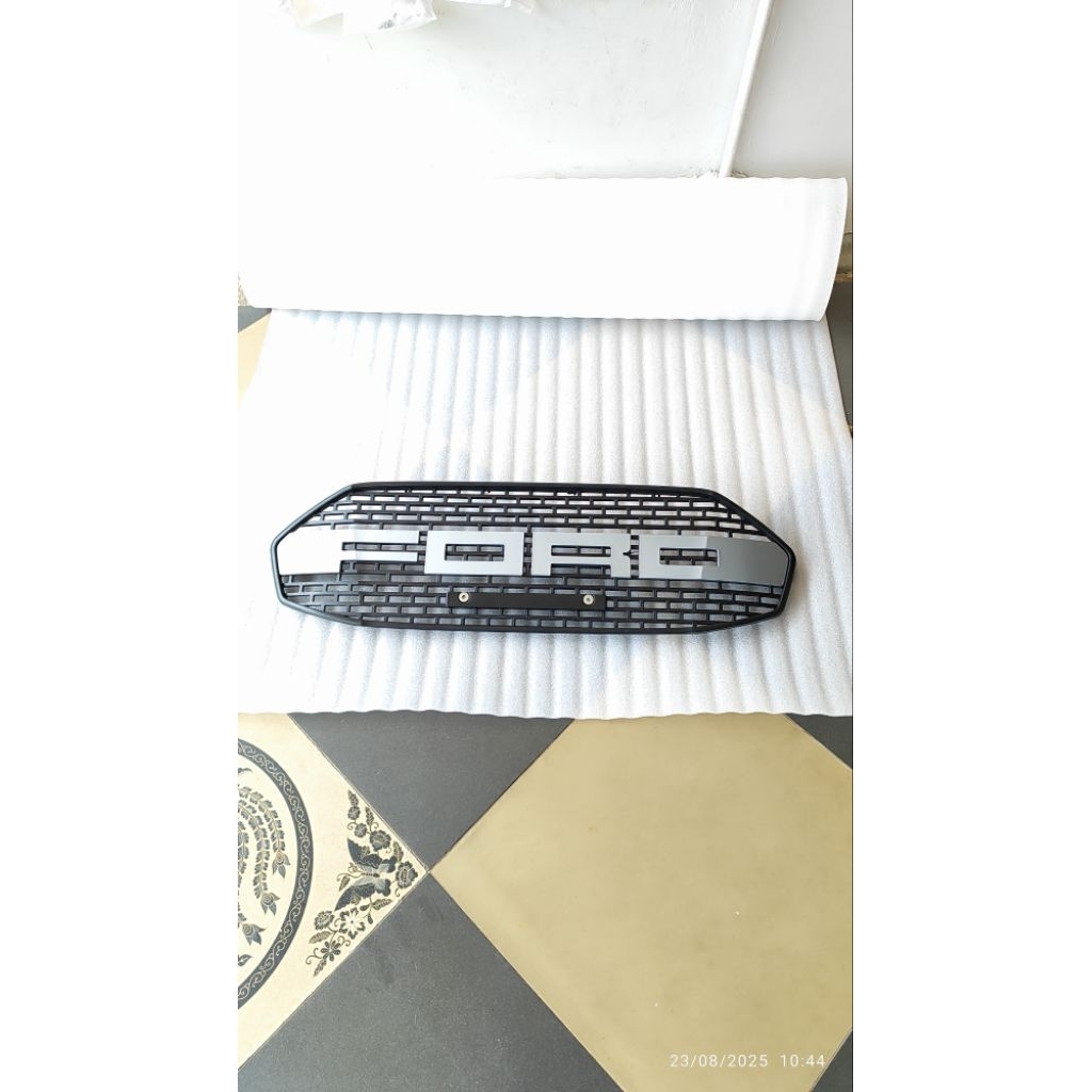 Grill Ford Ecosport tulisan FORD