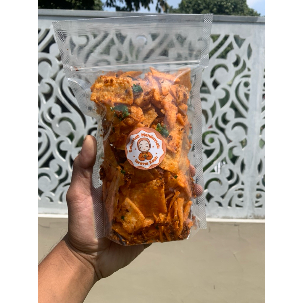 

Keripik Singkong Pedas Daun Jeruk – Snack Renyah Gurih Bikin Nagih