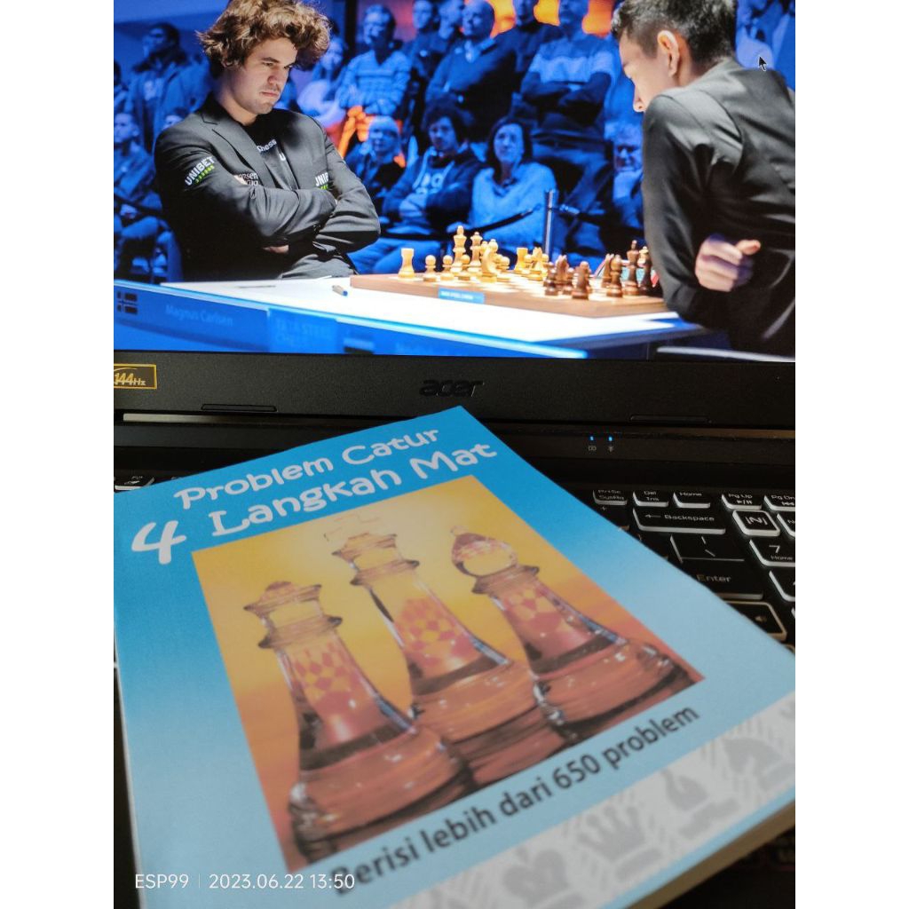 buku catur Problem 4 langkah mat