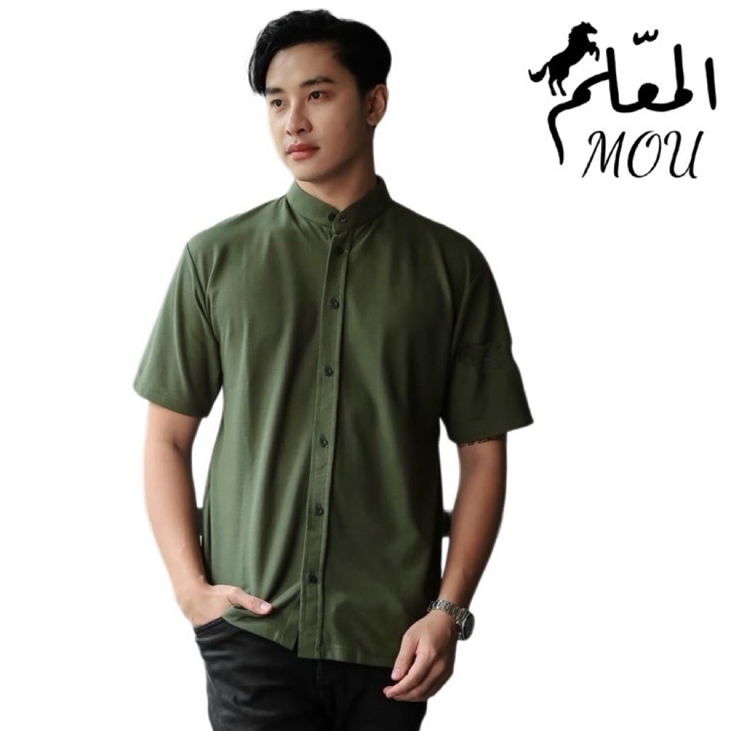 Kemeja pria casual lengan pendek Slimfit warna Hijau Army