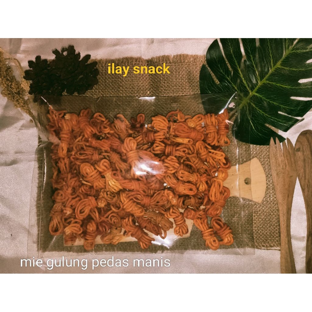 

mie gulung pedas manis