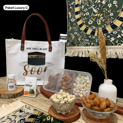 

Oleh-oleh Haji & Umroh Paket Luxury C Totebag Kanvas Sajadah/Hampers/Gift Haji dan Umroh