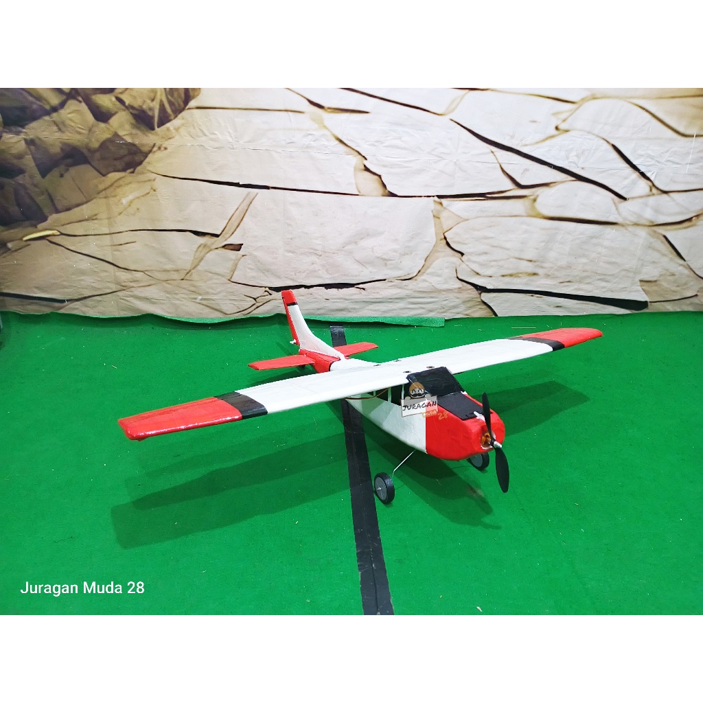 Pesawat RC Cessna 182 dari Styrofoam Box Buah
