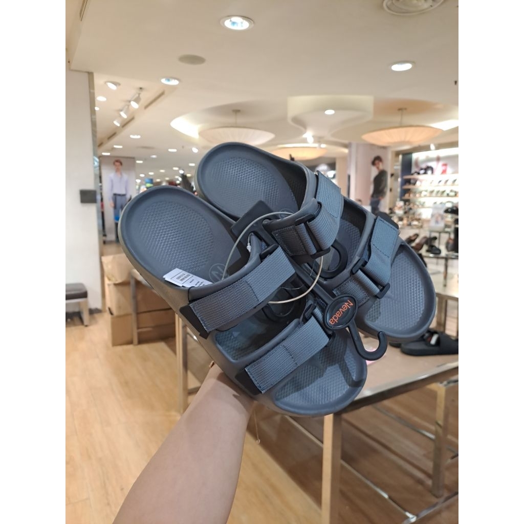 sandal pria nevada 100% original by matahari