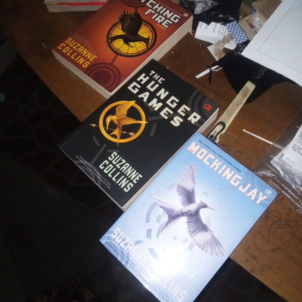 the Hunger Games, trilogi, sepaket (+Catching Fire, Mockingjay)