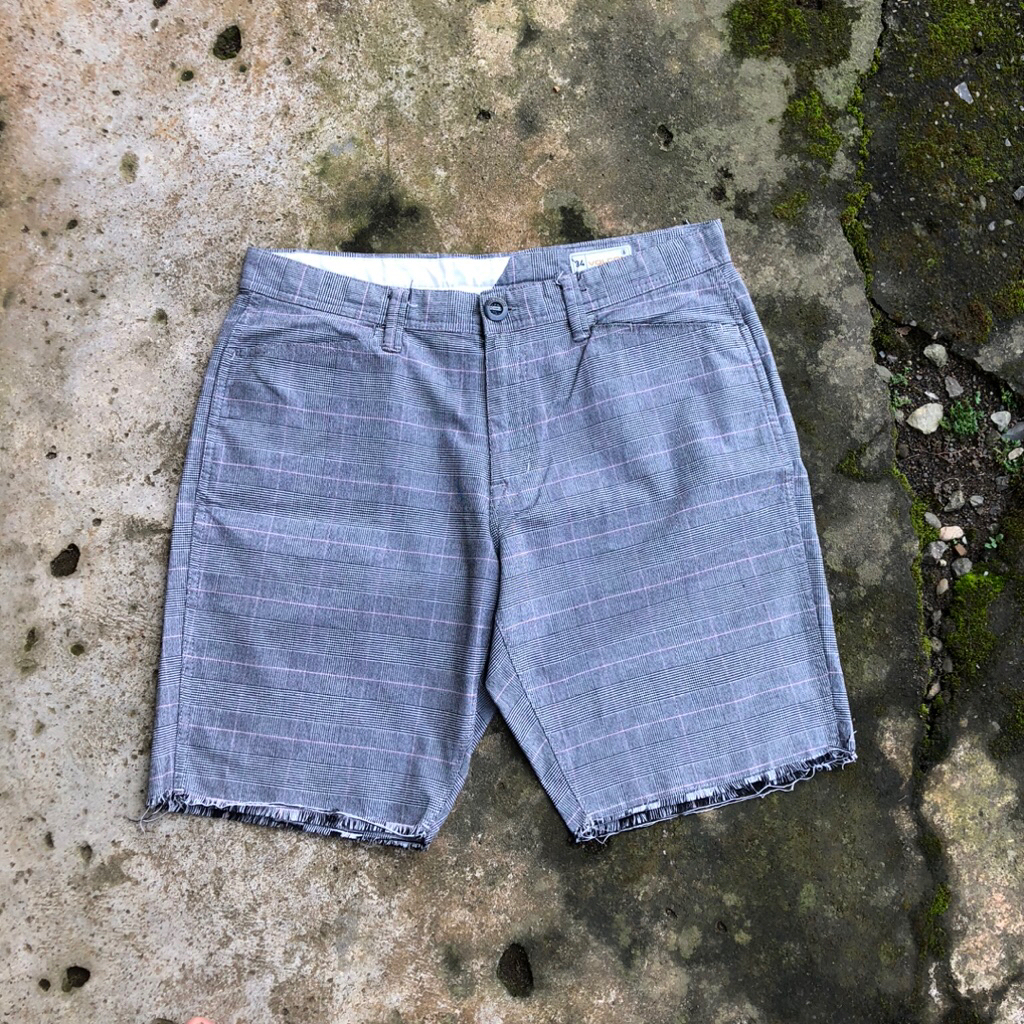 Shortpants/Celana pendek Volcom ( second/bekas )