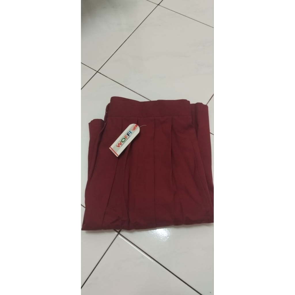 Rok merah seragam SD