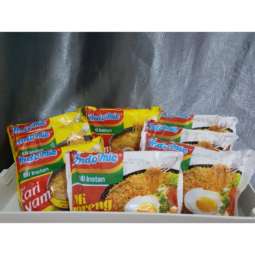 

Indomie Kari Ayam dan Indomie Goreng