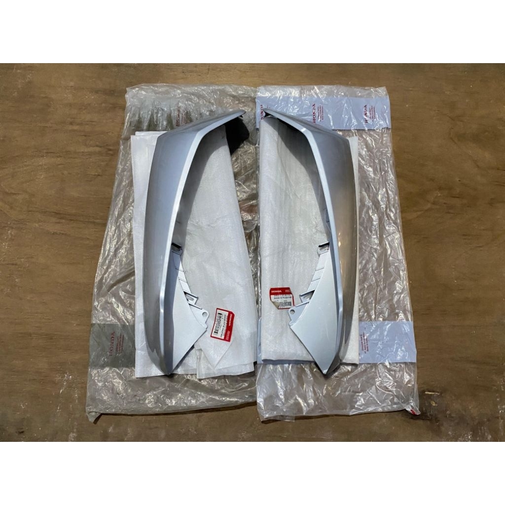 Sayap luar silver honda kirana original baru AHM