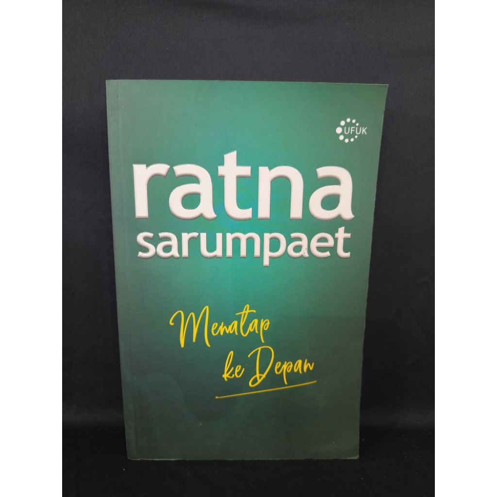 Buku Ratna Sarumpaet Menatap ke Depan