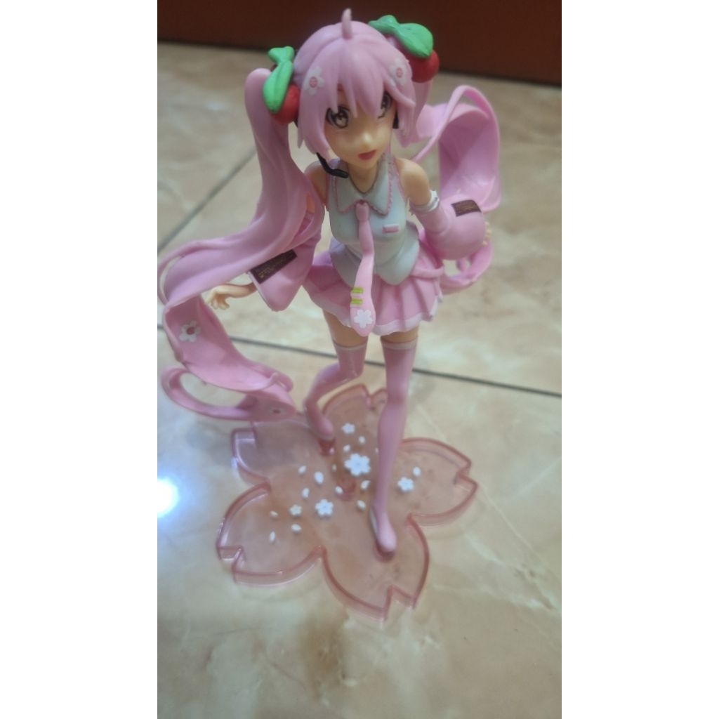 PRELOVED Action Figure Hatsune Miku Sakura