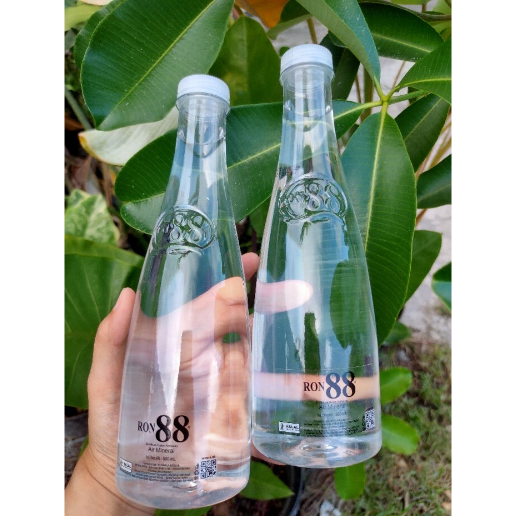 

Air Mineral Ron88 Botol Lux 500ml ( 1 Dus isi 24 )