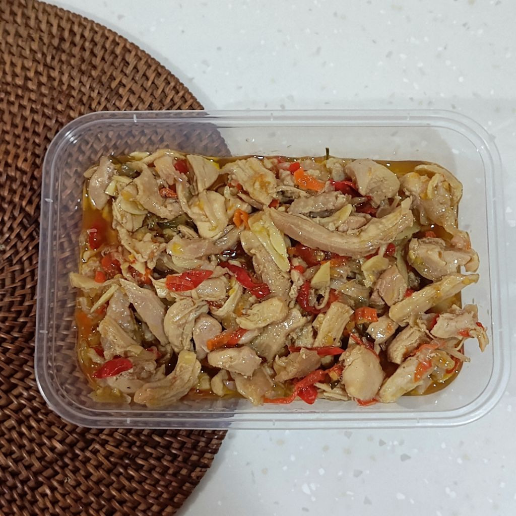 

Ayam Suwir Pedas Manis Lauk Siap Saji Meal Prep Frozen Matang