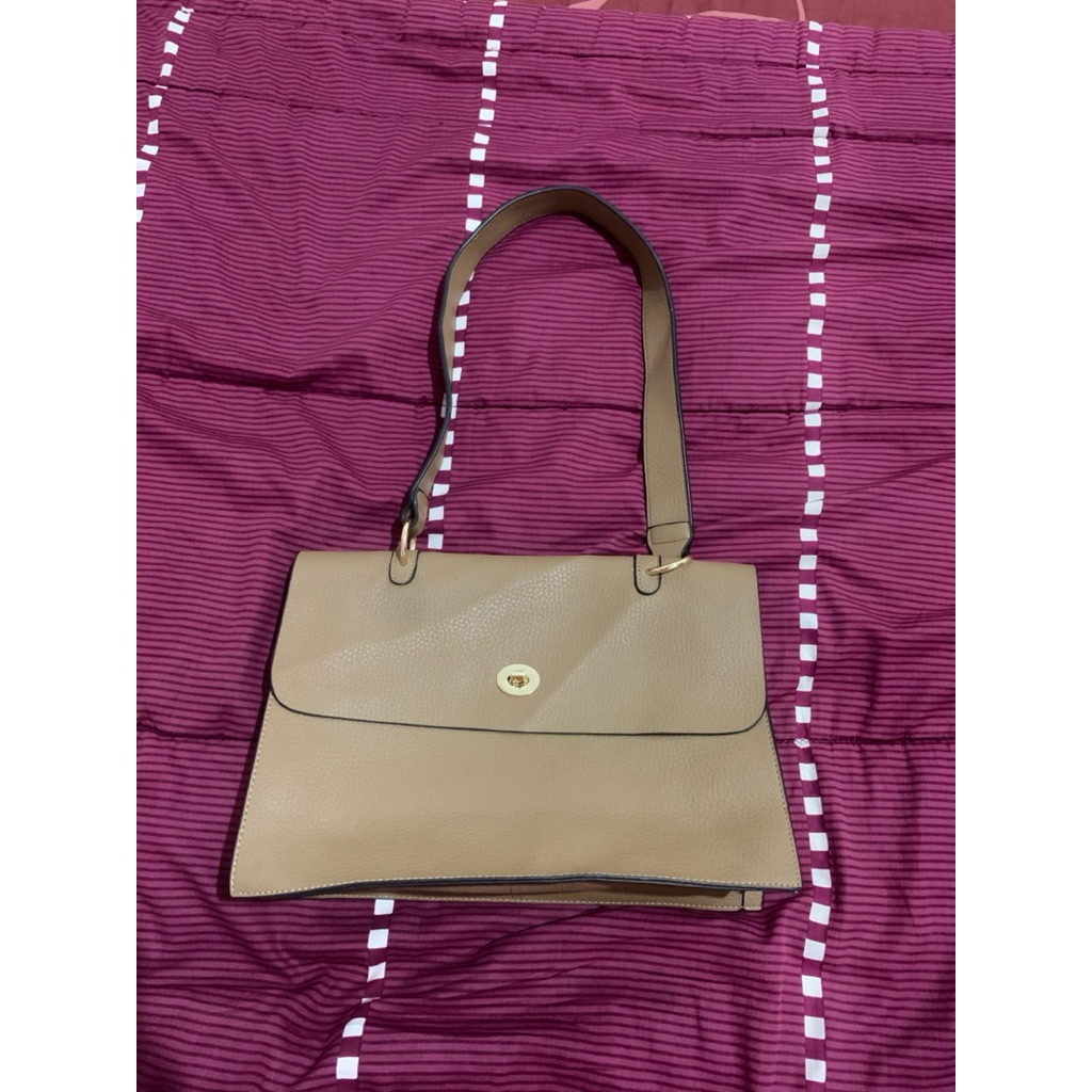 Preloved tas kulit warna coklat muda