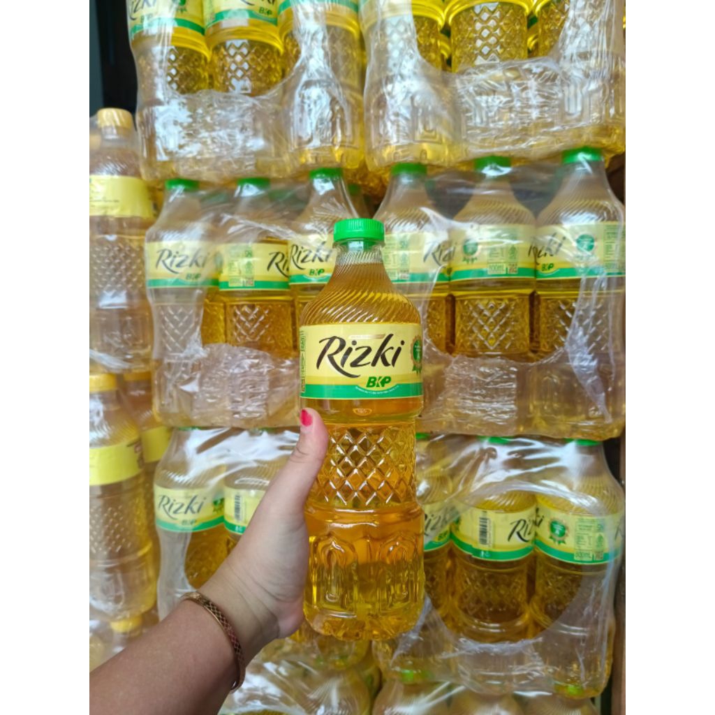 

MINYAK RIZKI 800ML KEMASAN BOTOL
