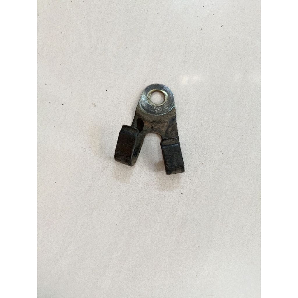 PLAT PENAHAN KABEL BODI MEGAPRO