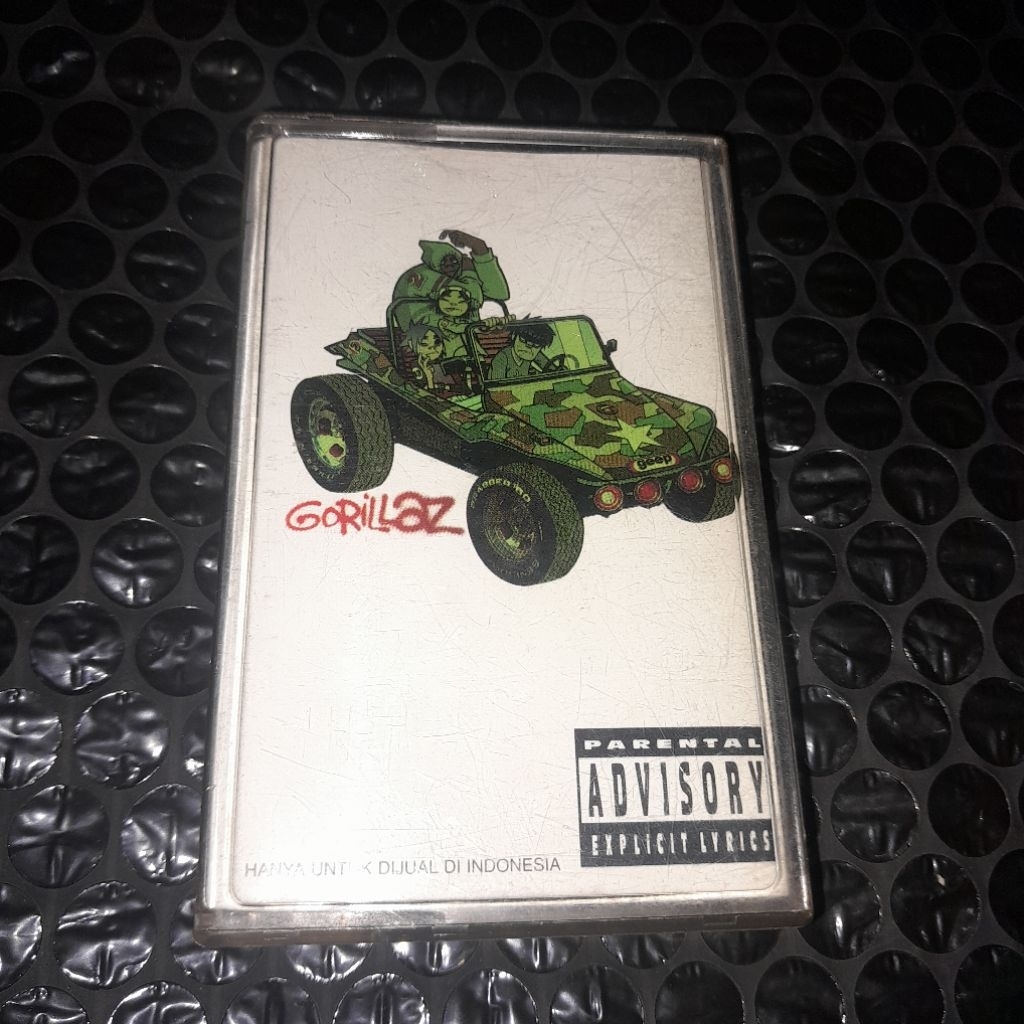 kaset pita gorillaz selftitled