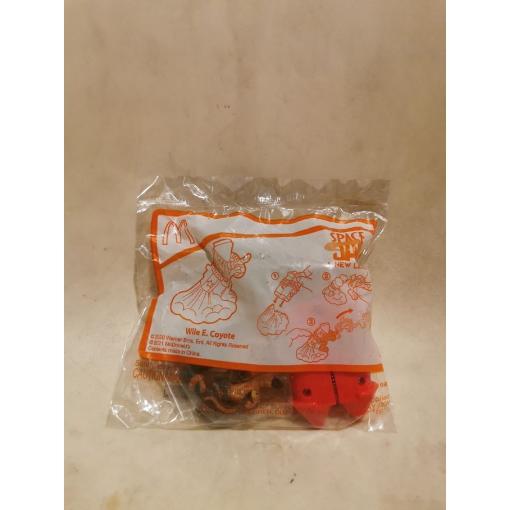 Happy Meal mcdonalds space jam wille e coyote