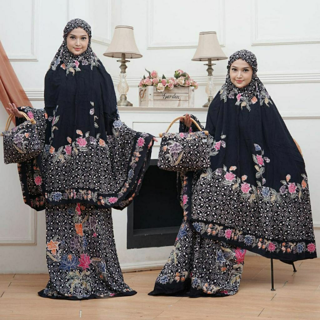 Bagus Banget  Mukena Setelan Batik Cap Monocrome by zialova | Adem dan Tidak Nerawang
