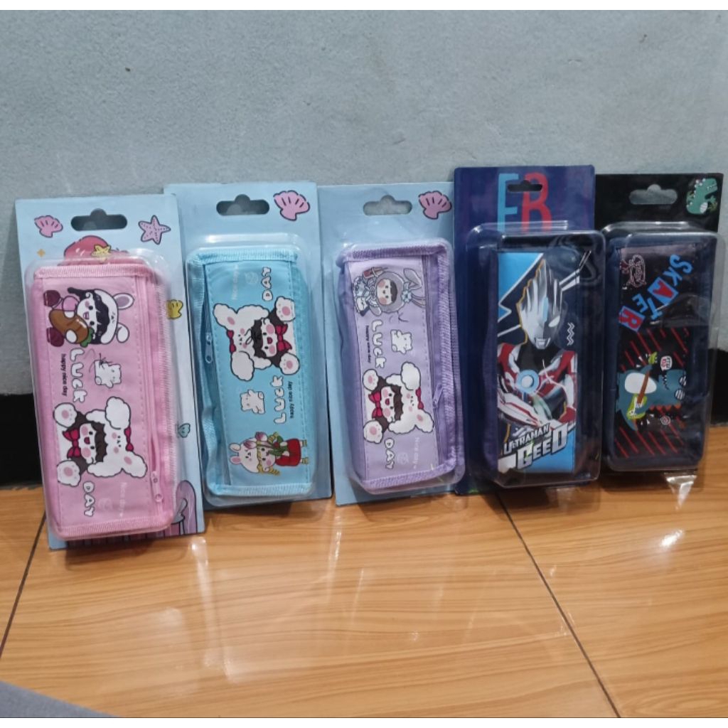 

Tempat Pensil Kain Motif Sanrio