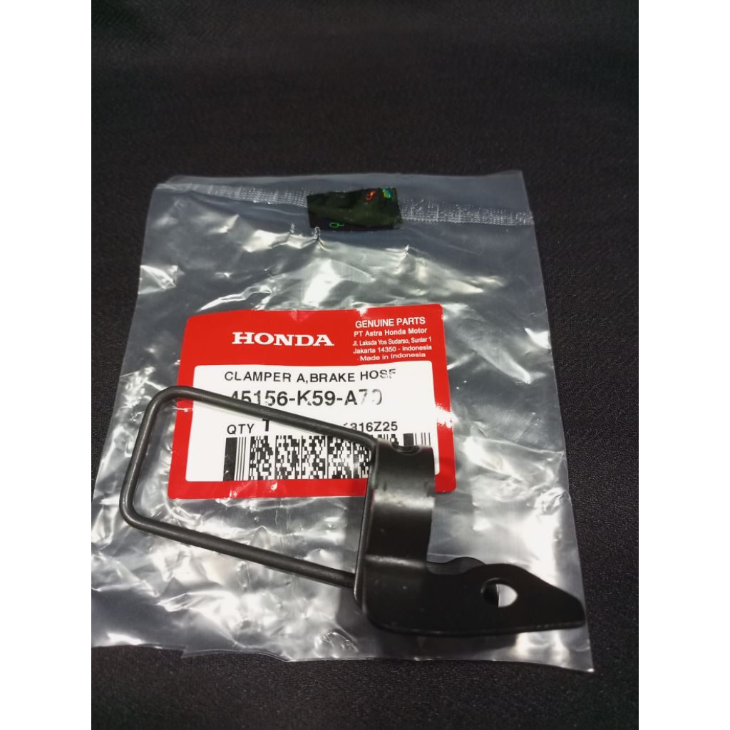 klem pegangan selang rem depan vario 125 150 original