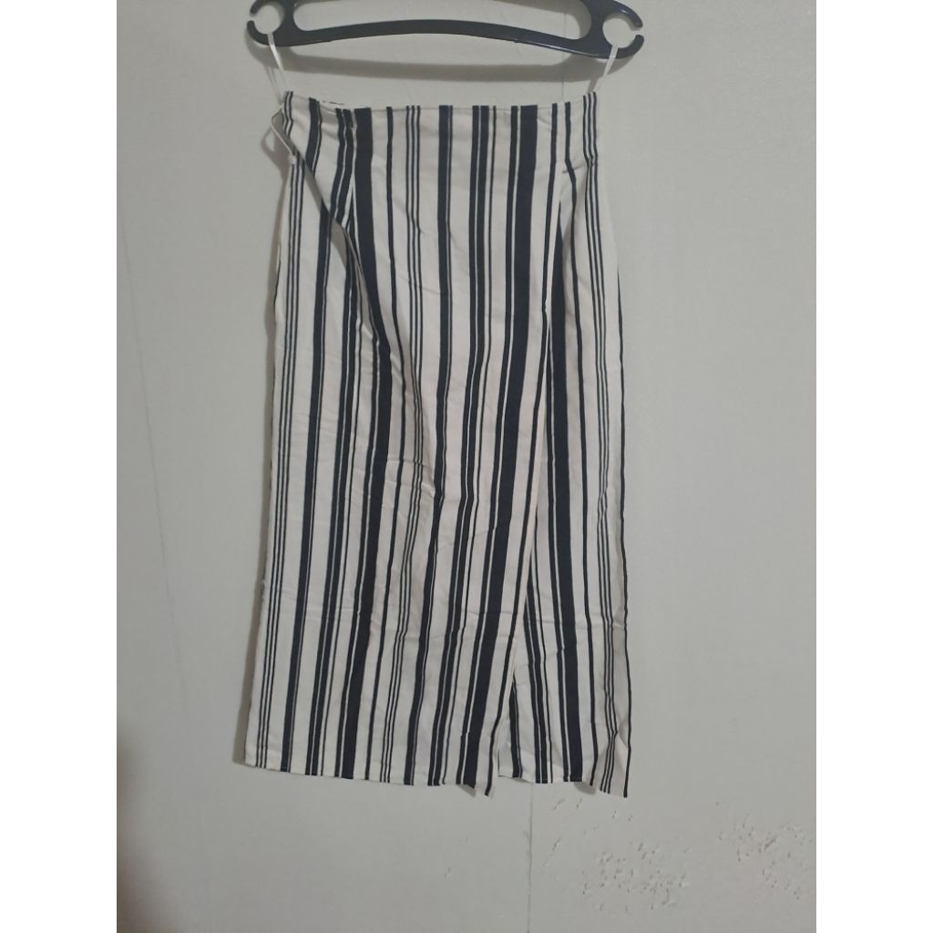 [ preloved ] rok span united arrow like new