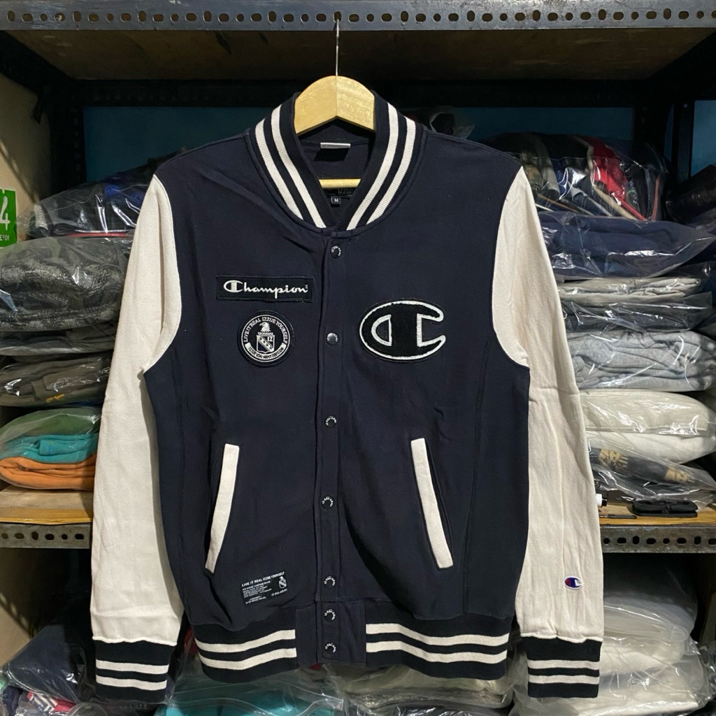 2013 Izzue Army x Champion Reverse Weave Varsity Jacket Hitam/Putih Size M 66x52  Minor