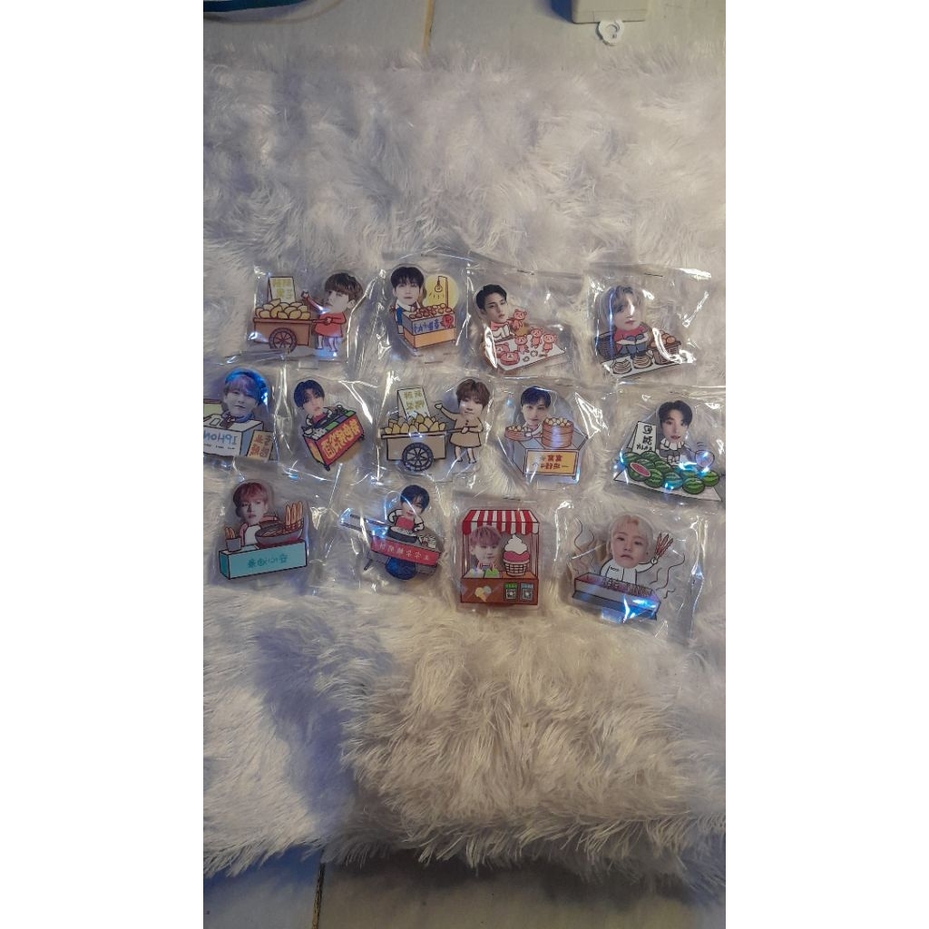 Mini standee seventeen jualan, merch seventeen