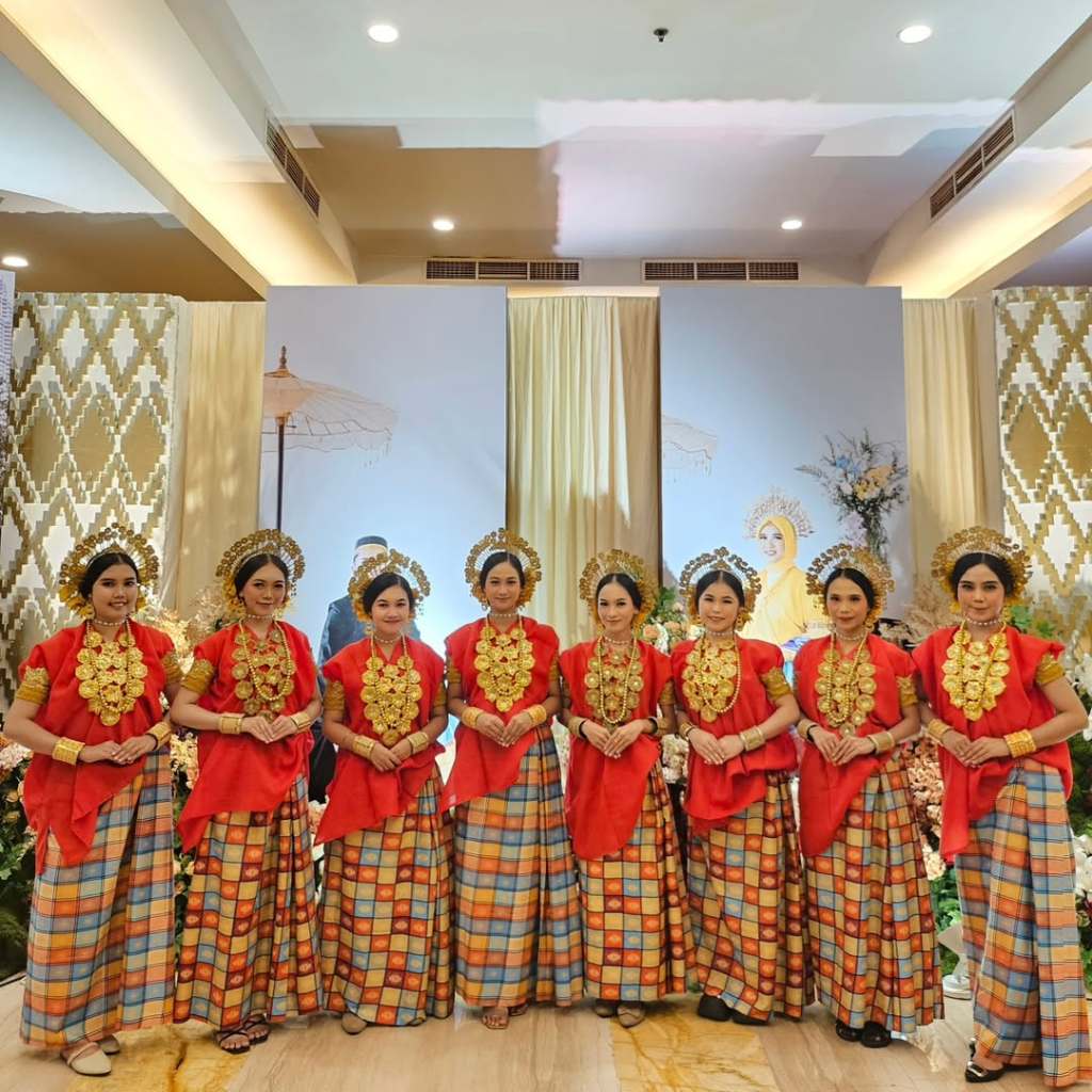 Baju Bodo Modern Wanita | Baju Adat Bugis untuk Kartinian & Wisuda