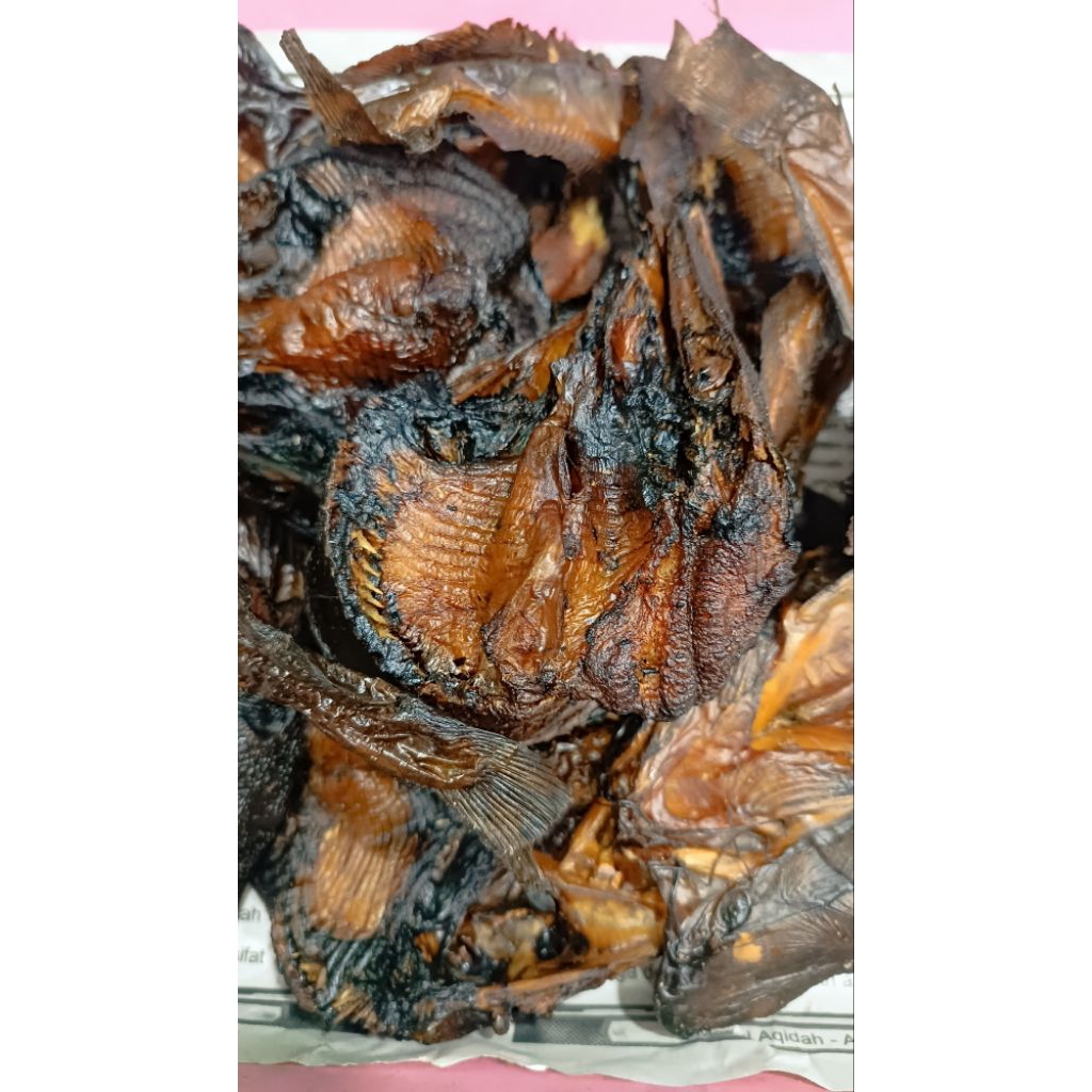 

Ikan Asap Ikan Sale/ Ikan Lele Asap Medan / Nurung Kerah 100 gr