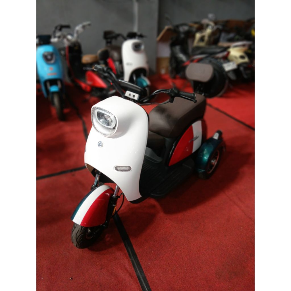 sepeda listrik roda tiga pacific maximus