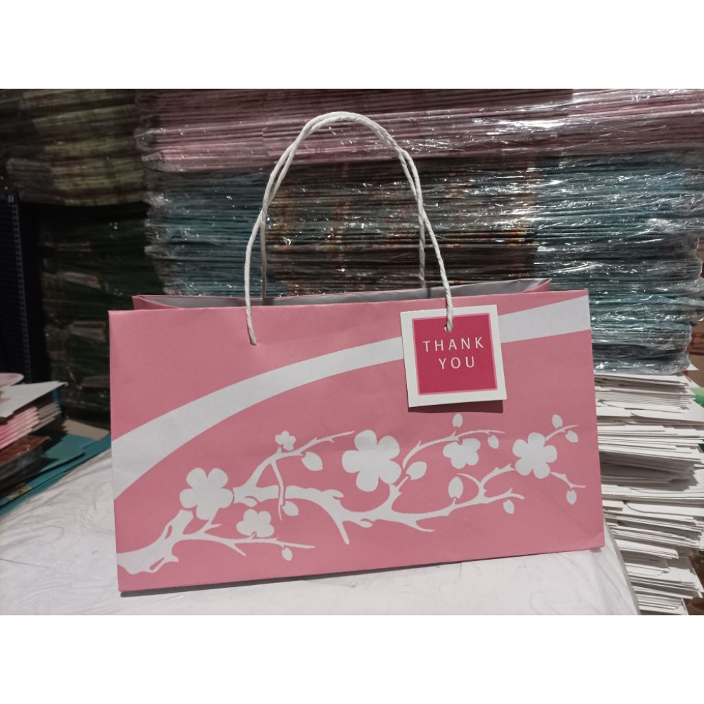 

Paperbag 28-13-15cm free hangtag @10pcs