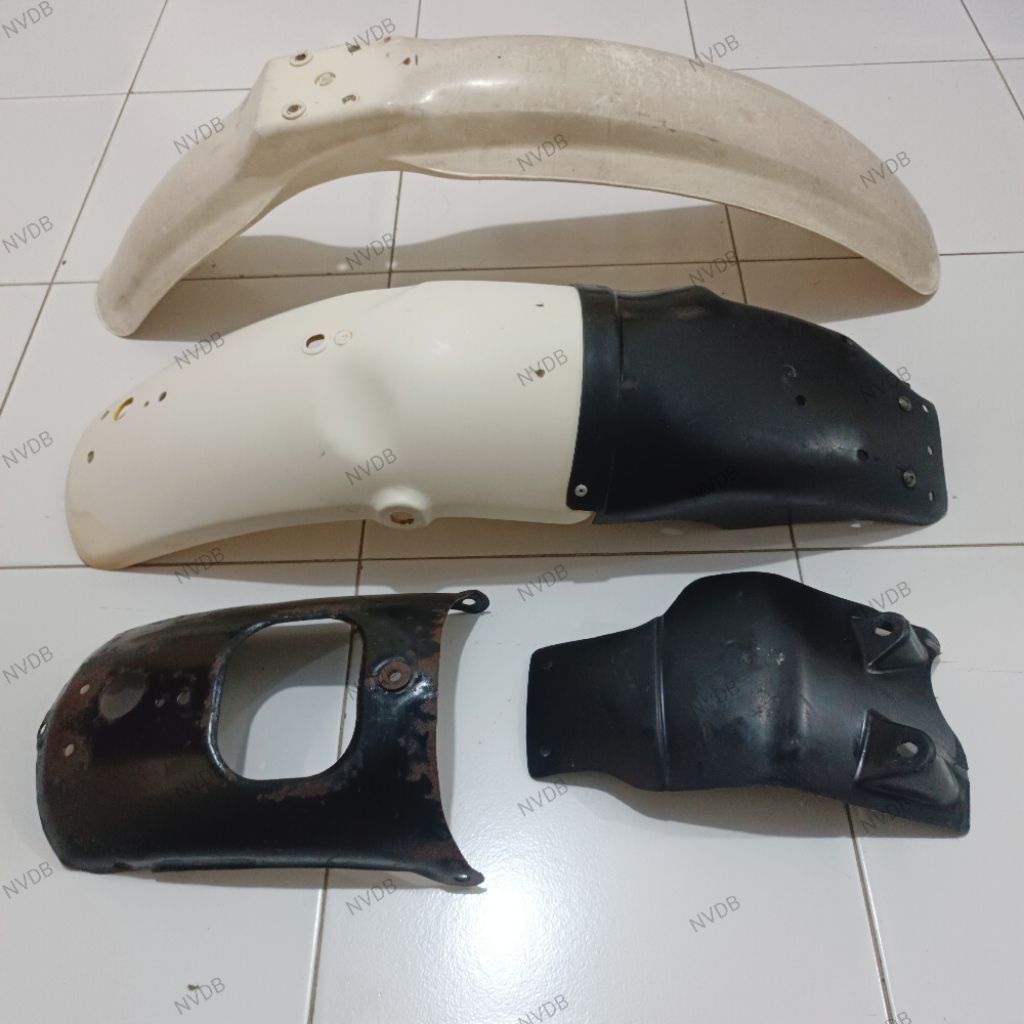 Spakbor Set Suzuki TS125 Original SGP