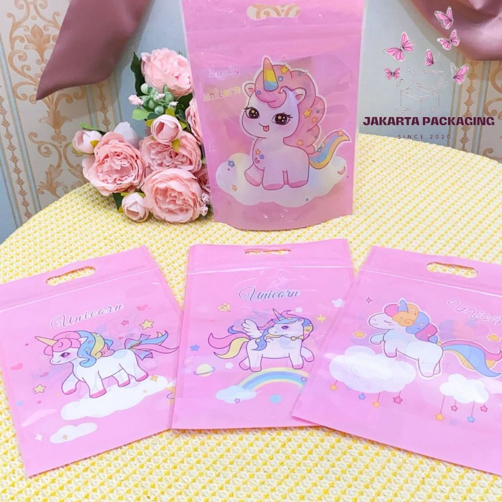 

Zipper Bag Motif Unicorn Warna Pink UK 23,5x15,5x1cm Jakartapackaging – Kemasan Hadiah & Souvenir Cantik MN-1919