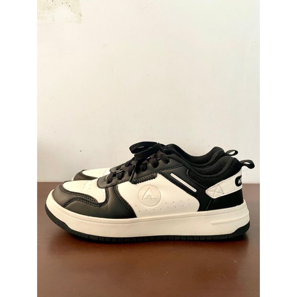 

SEPATU PRELOVED AIRWALK SKYLAR BLACK | SNEAKERS CASUAL SECOND BEKAS HITAM SIZE UKURAN 40