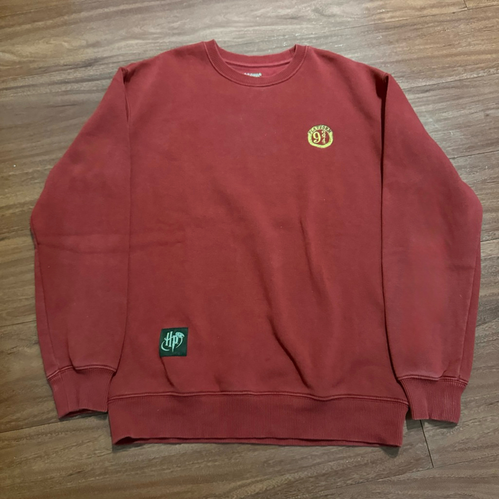 Sweater Graphic Tee Harry Potter Merah - Size S