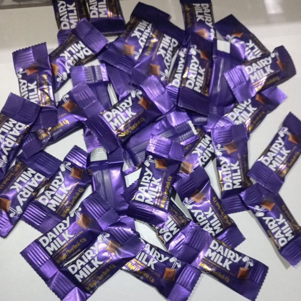 

Cadbury Dairy Milk Eceran 4.5 gr