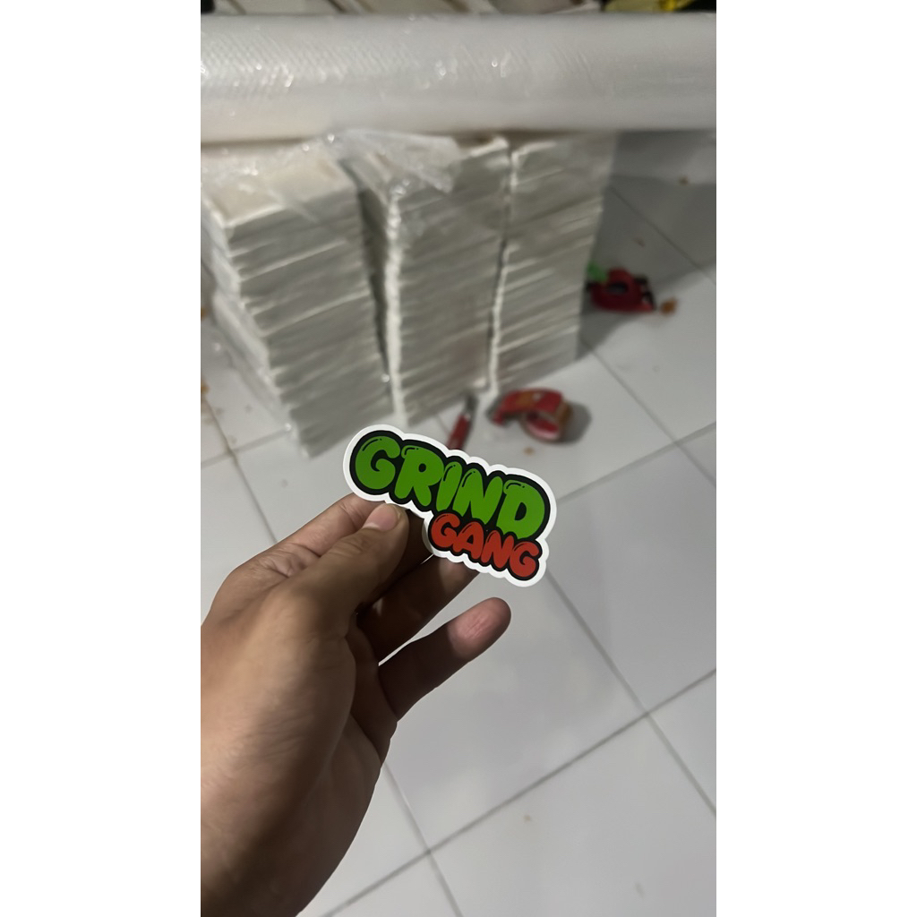 

Custom sticker vinyl dan laminasi glossy A3
