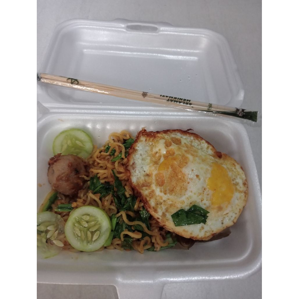 

mie goreng telur matang